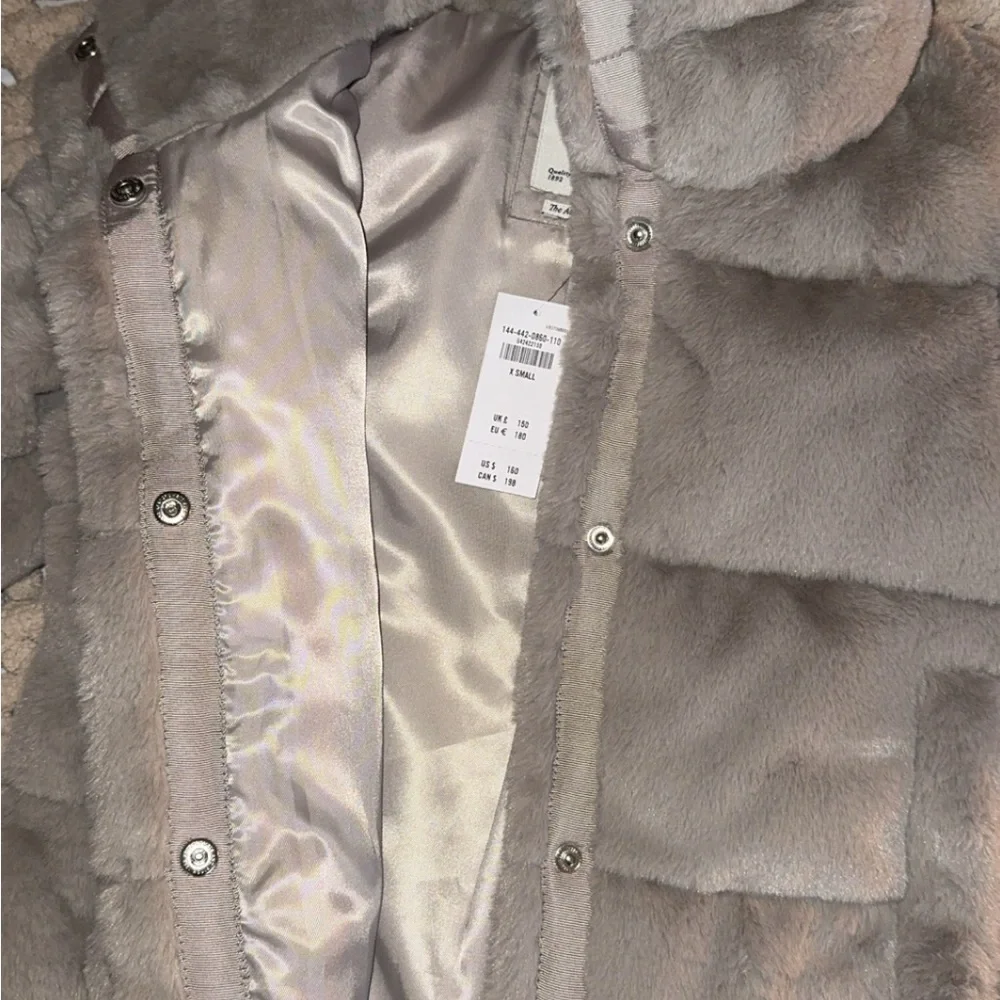 NWT A&F Mini Puffer - Picture 4 of 6
